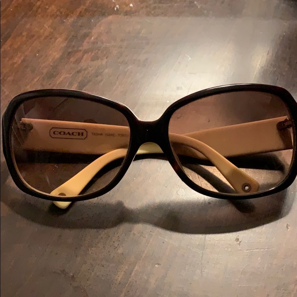 Coach ladies sunglasses “Tasha”